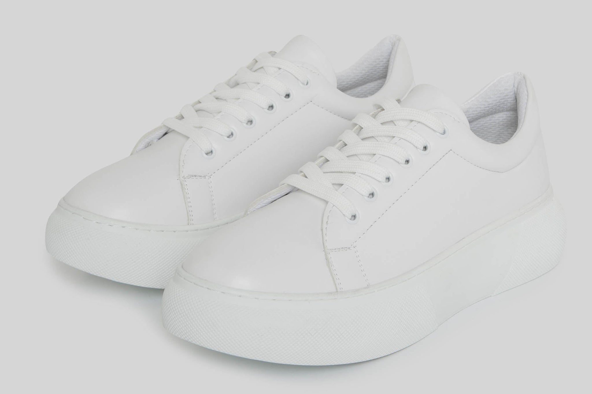 White Sneakers BY Mumka - Sneakers available at DOYUF